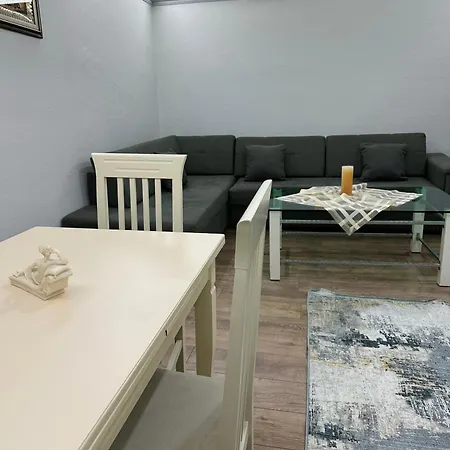 Lägenhet Korca Central Apartment *