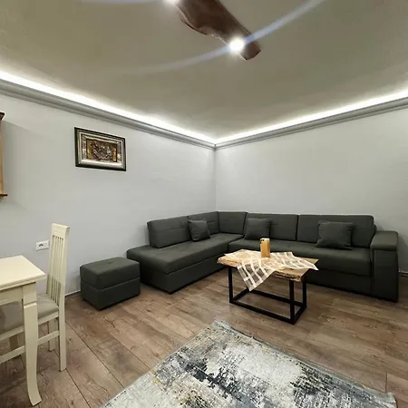 Korca Central Apartment * 科尔察